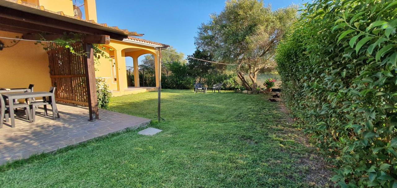 Artemisia Bed And Breakfast SantʼAnna Arresi Exterior foto