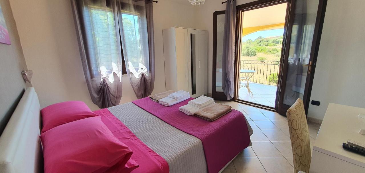 Artemisia Bed And Breakfast SantʼAnna Arresi Exterior foto
