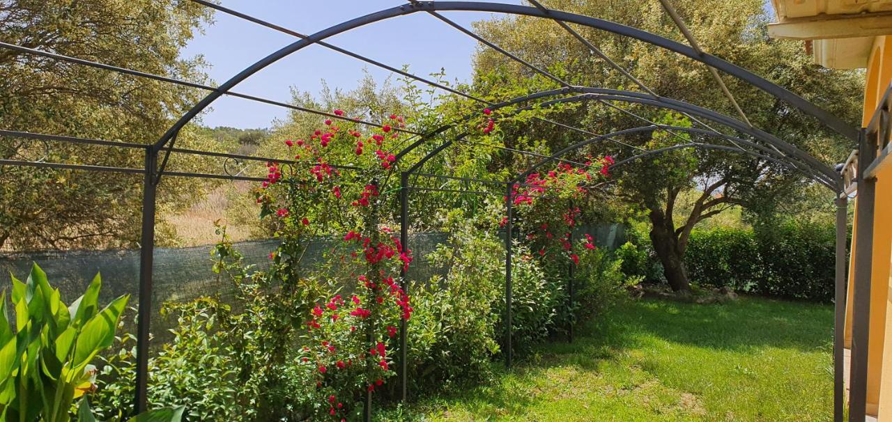 Artemisia Bed And Breakfast SantʼAnna Arresi Exterior foto
